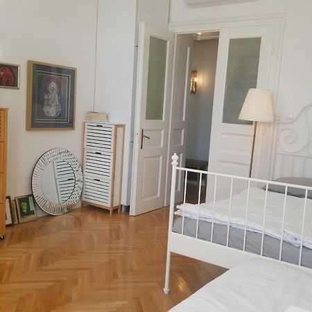 Room Next To Porto Montenegro Tivat Eksteriør billede