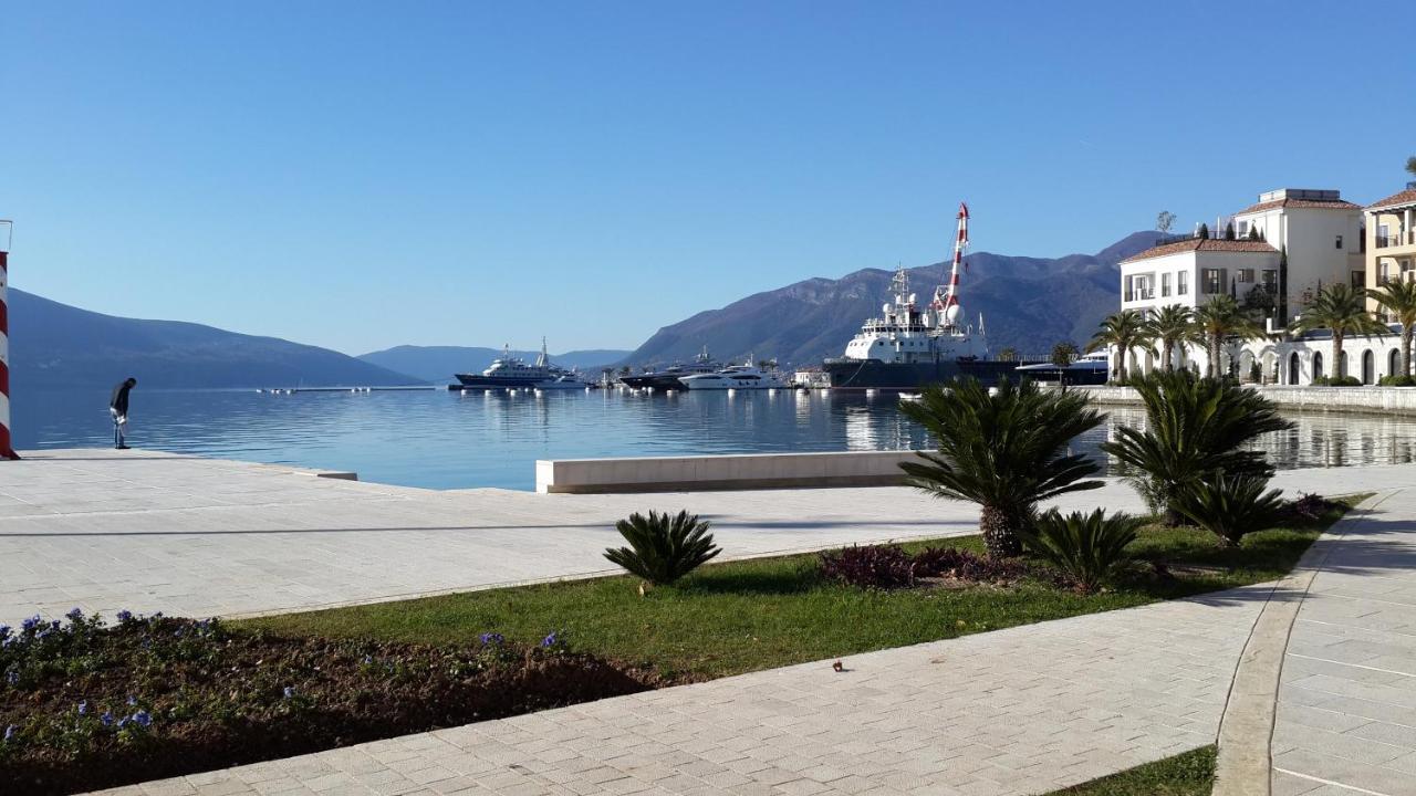 Room Next To Porto Montenegro Tivat Eksteriør billede